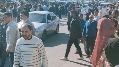 «الحصري كلها مقفولة علشان حبايبك».. مشيعو جنازة مصطفى درويش يودعونه بكلمات مؤثرة