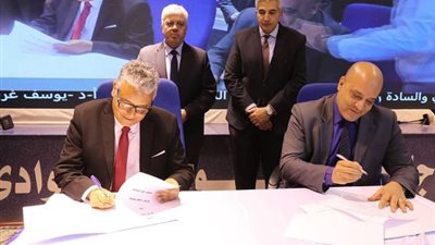وزير التعليم العالي يشهد توقيع بروتوكولات تعاون بين جامعات جنوب الصعيد والمؤسسات الانتاجية