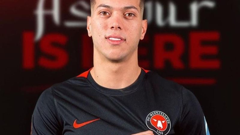 إمام عاشور لاعب نادي