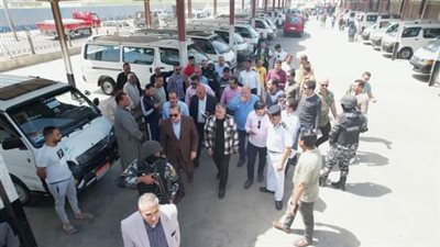 محافظ كفر الشيخ يتابع الالتزام بتعريفة الركوب الجديدة بالمواقف