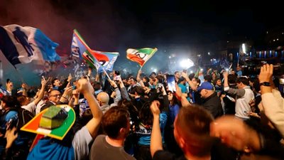 فرحة نابولي بالدوري تتحول إلى مأساة.. قتيل وجرحى بالألعاب النارية