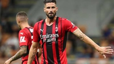 جيرو يقود هجوم ميلان في مواجهة لاتسيو بالدوري الايطالي