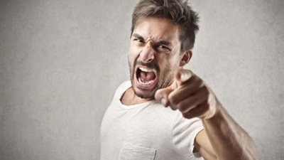 بعد انتشار فيديو تعذيب القطة.. ماذا تعرف عن الشخصية السادية؟