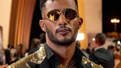 محمد رمضان ينفعل على أحد معجبيه بحفل أمريكا