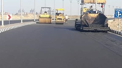 رصف طريق اللواء أحمد عبد الله ببورفؤاد يدخل مرحلة النهائية