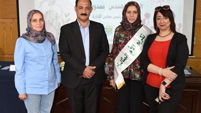 رئيس القابضة لمياه الشرب والصرف الصحي يكرم الأم المثالية بشركة أسيوط