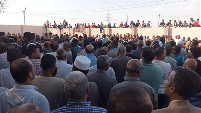 تشيع جثمان النائب محمود بكري بمسقط رأسه بقنا