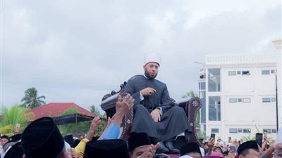 بعد زيارته الأخيرة لإندونيسيا.. أسامة الأزهري في مأزق مع رواد مواقع التواصل 