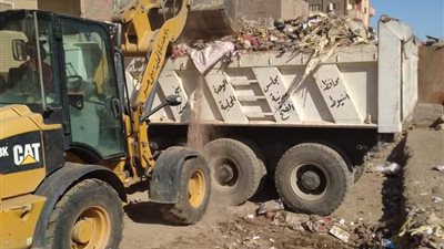 محافظ أسيوط يتابع رفع المخلفات ضمن حملات النظافة