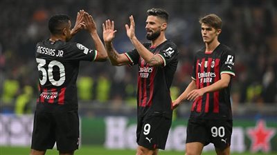 دياز يقود هجوم ميلان لمواجهة سبيزيا كاليتشو في الدوري الإيطالي