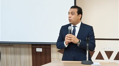 نائب محافظ قنا يشارك في جلسة منتدي الحوار الوطني للشباب في نسخته الثانية 