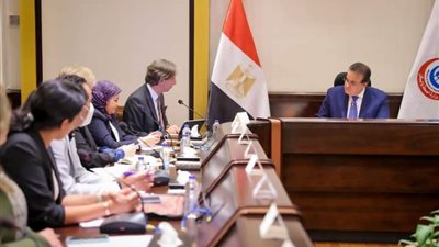 وزير الصحة يبحث مع الممثل المقيم لبرنامج الأمم المتحدة الإنمائي سبل تطوير الأجهزة الطبية