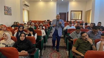 طلاب جامعة جنوب الوادي يشاركون فى دورة صناع القرار لوزارة الشباب والرياضة