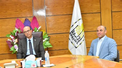 المنشاوى يعقد اجتماع لمناقشة الخطة الاستراتيجية القادمة لجامعة أسيوط