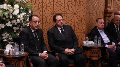رئيس الوزراء والخطيب وجمال مبارك يحضرون عزاء شقيق أبو العينين