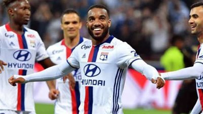 لاكازيت يقود التشكيل الرسمي لفريق ليون أمام موناكو بالدوري الفرنسي 