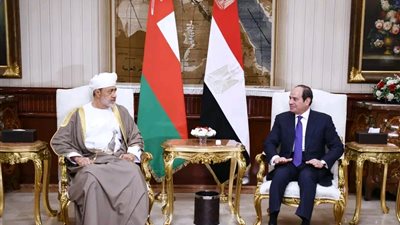 السيسي يستقبل سلطان عمان في زيارة تاريخية لتعزيز التعاون الثنائي