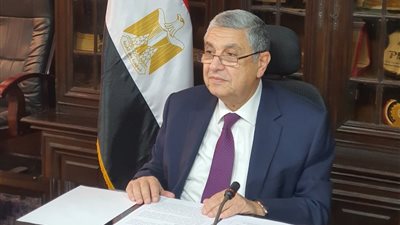 وزير الكهرباء يؤكد اهتمام الرئيس السيسي بتوفير الطاقة الكهربائية