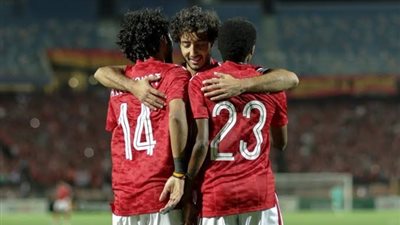 تاو يقود تشكيل الأهلي الرسمي أمام إنبي في بطولة الدوري 