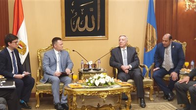 إيغور كراسنوف يلتقى برئيس المحكمة الدستورية العليا المصرى
