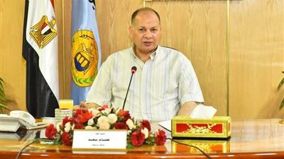 حملة تموينية تضبط 153 طنا من القمح المحلي في 18 مخزنا بأسيوط