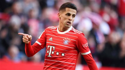 كانسيلو ثالث لاعب يحصد لقبين دوري مختلفين في موسم واحد بالدوريات الأوروبية 
