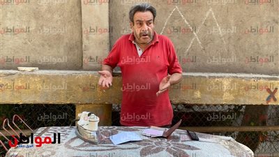 «مكوجي على الرصيف».. عم علي خسر محله بروض الفرج والسبب 20 ألف