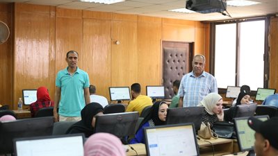  124 باحث في اختبارات مركز التحول الرقمي بجامعة جنوب الوادي