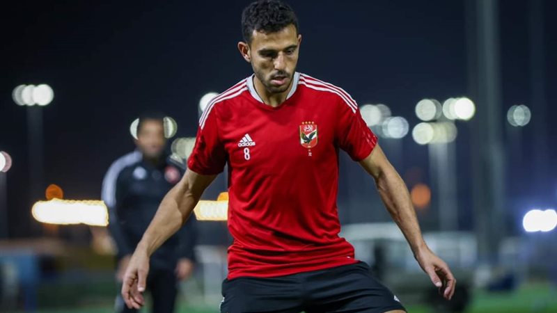 حمدي فتحي لاعب النادي