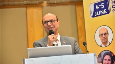 رئيس جامعة أسيوط يفتتح المؤتمر السنوي الثاني عشر لقسم الأمراض الصدرية