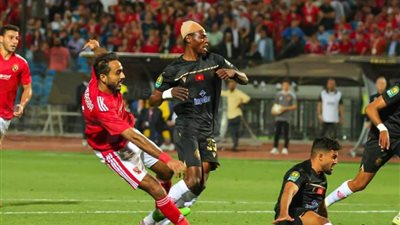  بهدف تاو .. الأهلي يُنهي الشوط الأول متقدمًا على الوداد بنهائى دوري الأبطال 