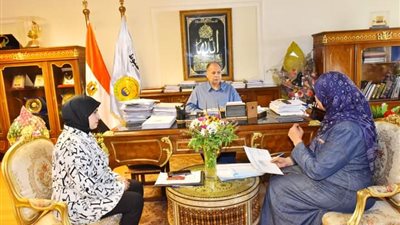 محافظ أسيوط يوجه بسرعة التعامل مع شكاوى المواطنين 