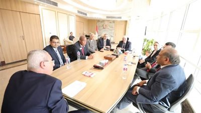 وزير التعليم العالي يبحث سبل التعاون مع جامعة أمريكية في مجالات علمية حديثة