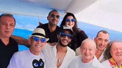 بـ يخت على البحر.. محمد رمضان يحتفل بعيد ميلاد نجيب ساويرس