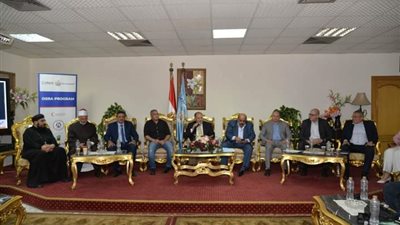 محافظ أسيوط يترأس اجتماع اللجنة التنسيقية لبرنامج أسرة 