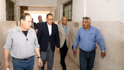 محافظ الشرقية يتفقد لجان امتحانات الثانوية العامة بالزقازيق