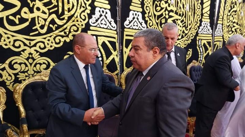 السيد الفيل يقدم