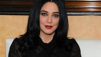 سولاف فواخرجي تعود للسينما بفيلم روائي طويل