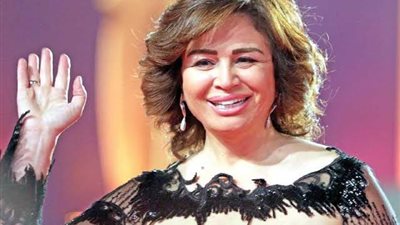 مهرجان جربة في تونس يكرم إلهام شاهين على مسيرتها الفنية