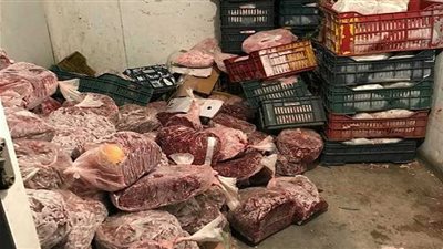 تموين الإسماعيلية يضبط 400 كيلو من اللحوم الفاسدة بإحدى الثلاجات