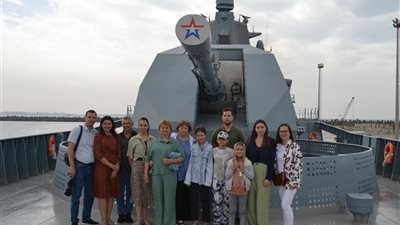 الفرقاطة وناقلة البترول .. سفن الأسطول الشمالي الروسي في زيارة إلى ميناء الإسكندرية