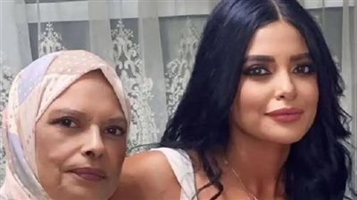 وفاة والدة الفنانة مروة الأزلي بعد صراع مع المرض