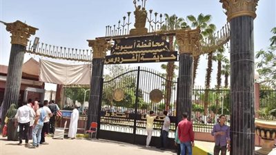 محافظ أسيوط: إقبال كبير من المواطنين على الحدائق والمتنزهات 