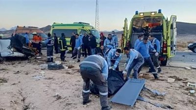 إثر اختلال عجلة القيادة.. إصابة 11 شخص فى حادث تصادم بالمنيا