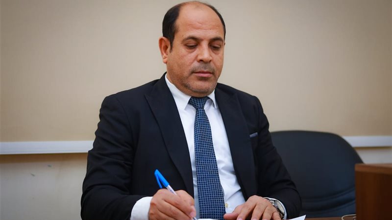 الكاتب الصحفي عصام