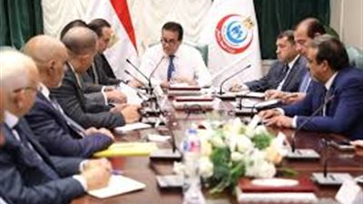 وزير الصحة يناقش هيكلة منظومة الغسيل الكلوي بالقطاعين العام والخاص