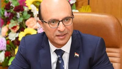 رئيس جامعة أسيوط يجدد الثقة في قيادة مستشفى الأورام
