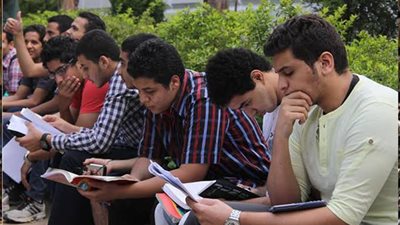 تشابه البدائل في امتحان التاريخ يزيد من رعب الثانوية العامة.. خبير يوضح 