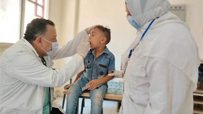صحة المنيا تقدم خدمات طبية مجانية خلال قافلة بقرية نزلة البدرمان 