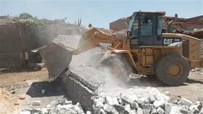 إزالة 33 حالة تعدي على أراضي زراعية وأملاك دولة بأسيوط 